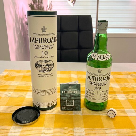 Laphroaig Collectible Empty Scotch Whisky 750ml Bottle with Brochure & Tube Case - Picture 1 of 16